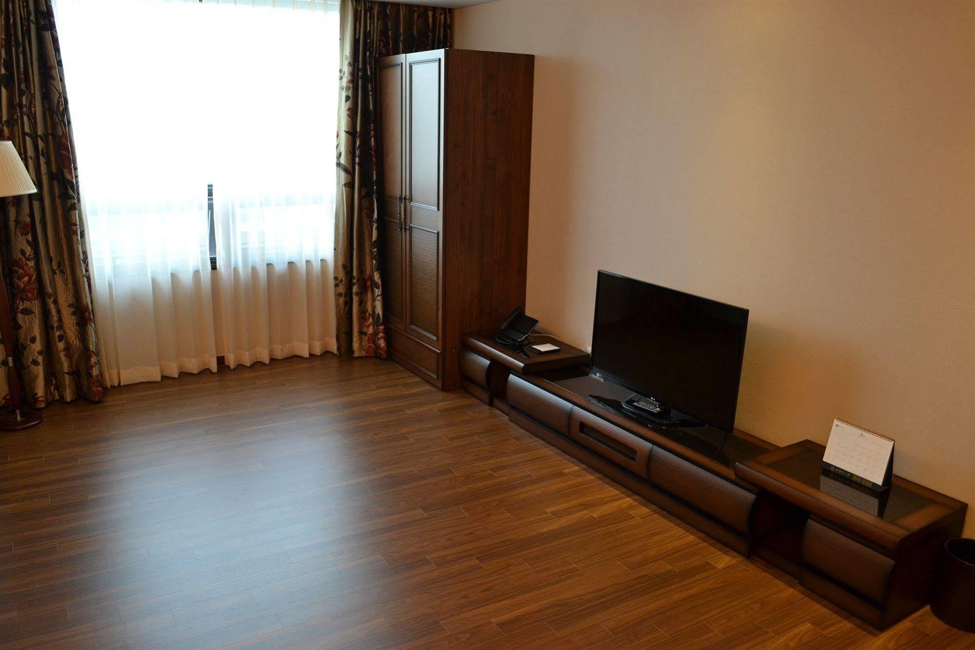 Sun Valley Hotel Yeoju Buitenkant foto